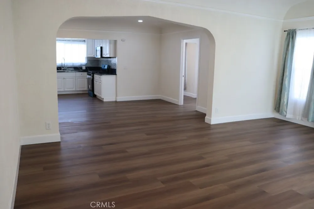 1917 W 74th Los Angeles, CA 90047