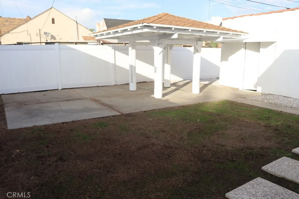 1917 W 74th Los Angeles, CA 90047
