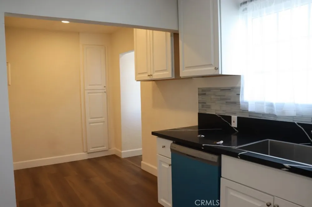 1917 W 74th Los Angeles, CA 90047