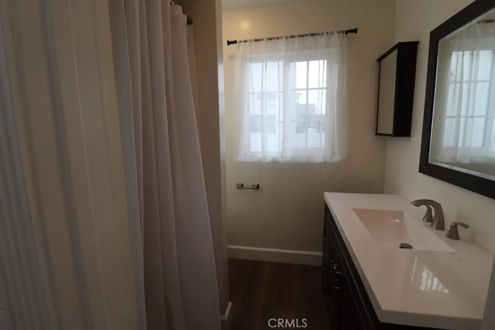 1917 W 74th Los Angeles, CA 90047