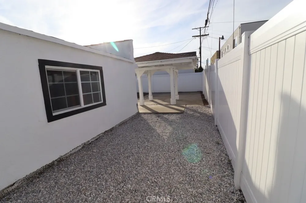 1917 W 74th Los Angeles, CA 90047