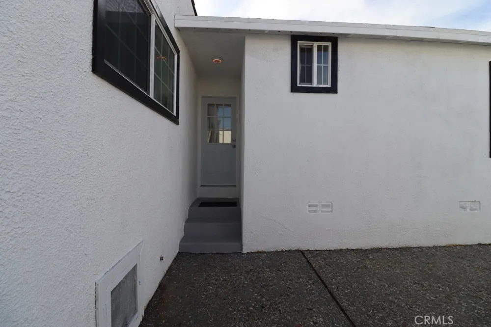 1917 W 74th Los Angeles, CA 90047