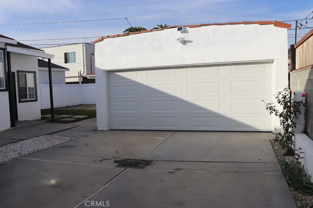 1917 W 74th Los Angeles, CA 90047