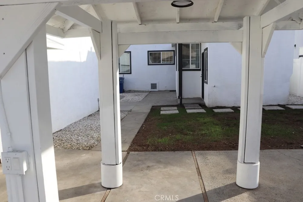 1917 W 74th Los Angeles, CA 90047