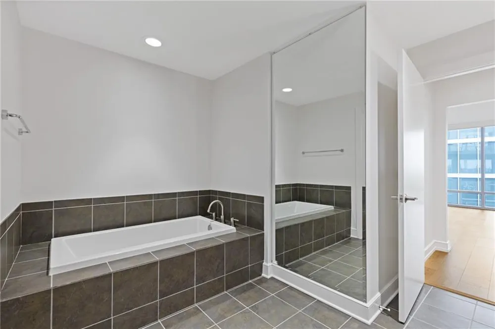 222 12th Street NE #2108 Atlanta, GA 30309