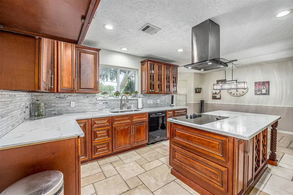 803 Sharon Lane Baytown, TX 77521