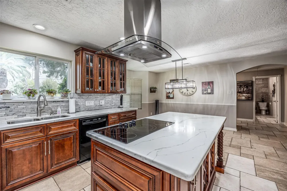803 Sharon Lane Baytown, TX 77521