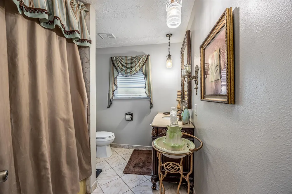 803 Sharon Lane Baytown, TX 77521