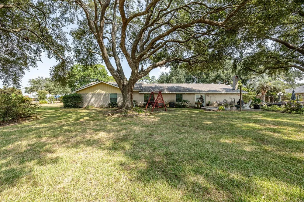 803 Sharon Lane Baytown, TX 77521