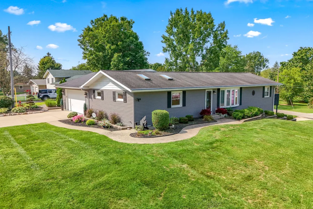 745 Wright Street Jonesville, MI 49250