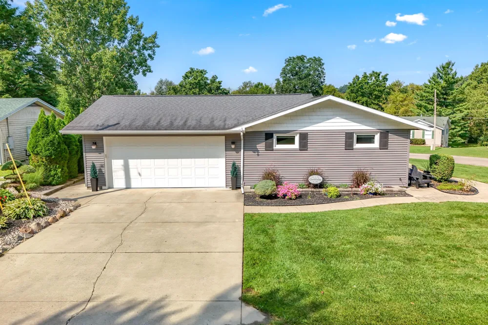 745 Wright Street Jonesville, MI 49250