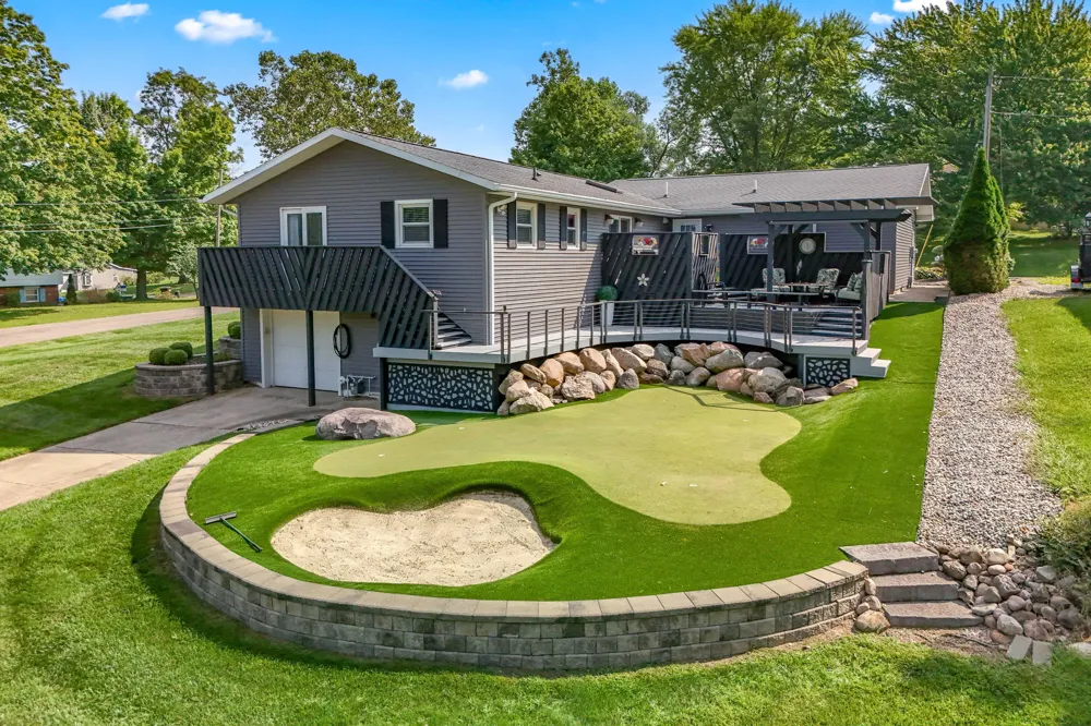 745 Wright Street Jonesville, MI 49250