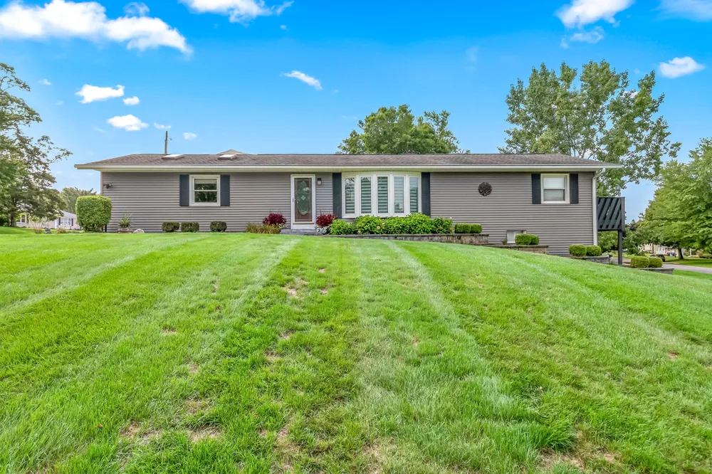 745 Wright Street Jonesville, MI 49250