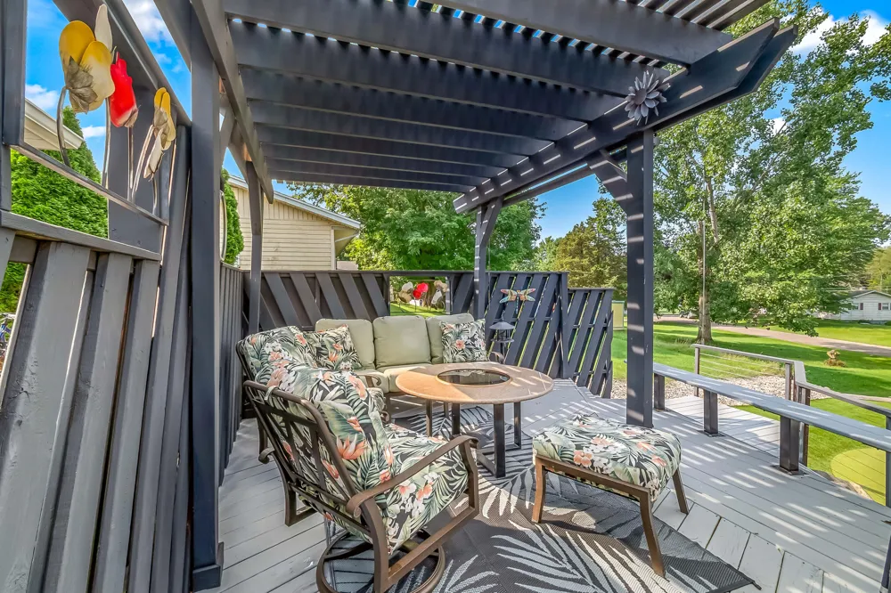 745 Wright Street Jonesville, MI 49250
