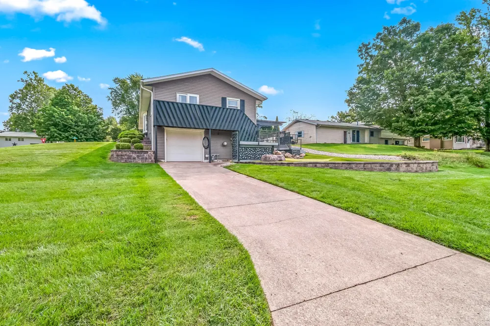 745 Wright Street Jonesville, MI 49250