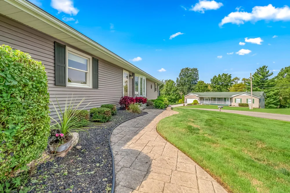 745 Wright Street Jonesville, MI 49250