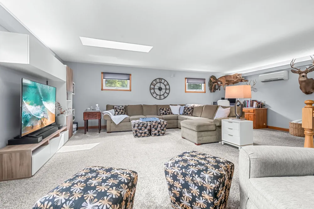 745 Wright Street Jonesville, MI 49250