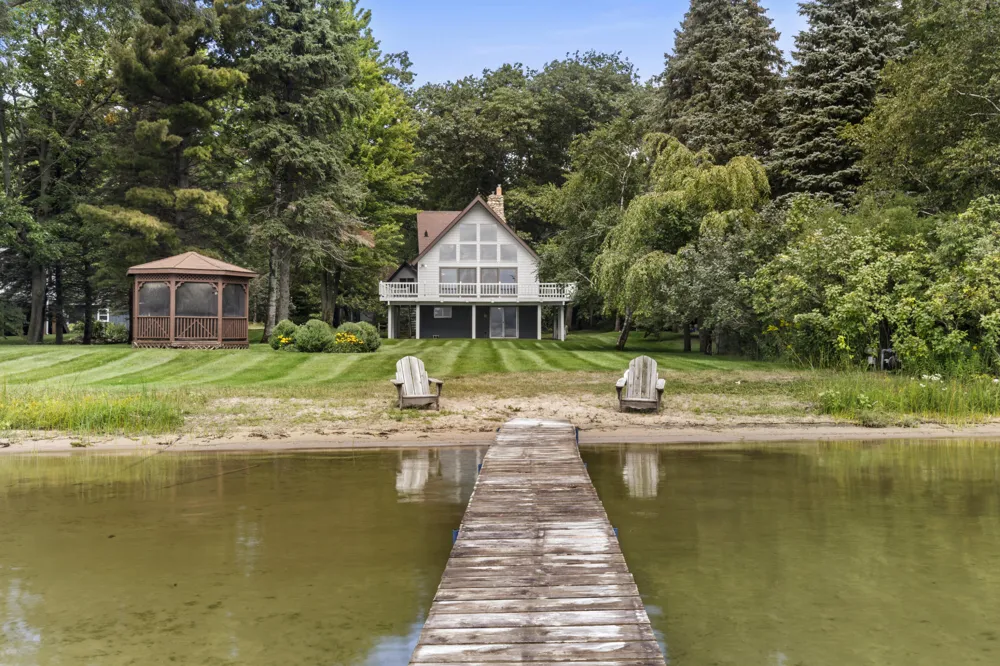 6529 Edgewater Drive Honor, MI 49640