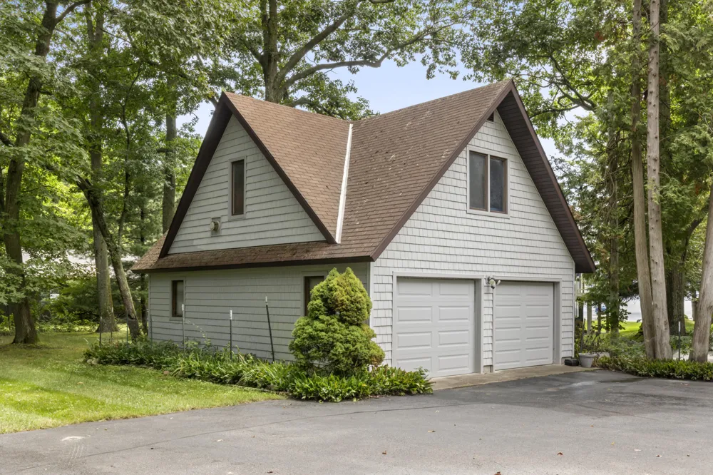 6529 Edgewater Drive Honor, MI 49640
