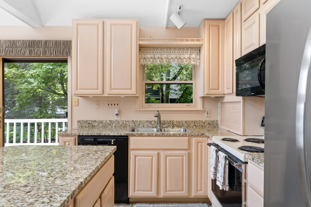 6529 Edgewater Drive Honor, MI 49640