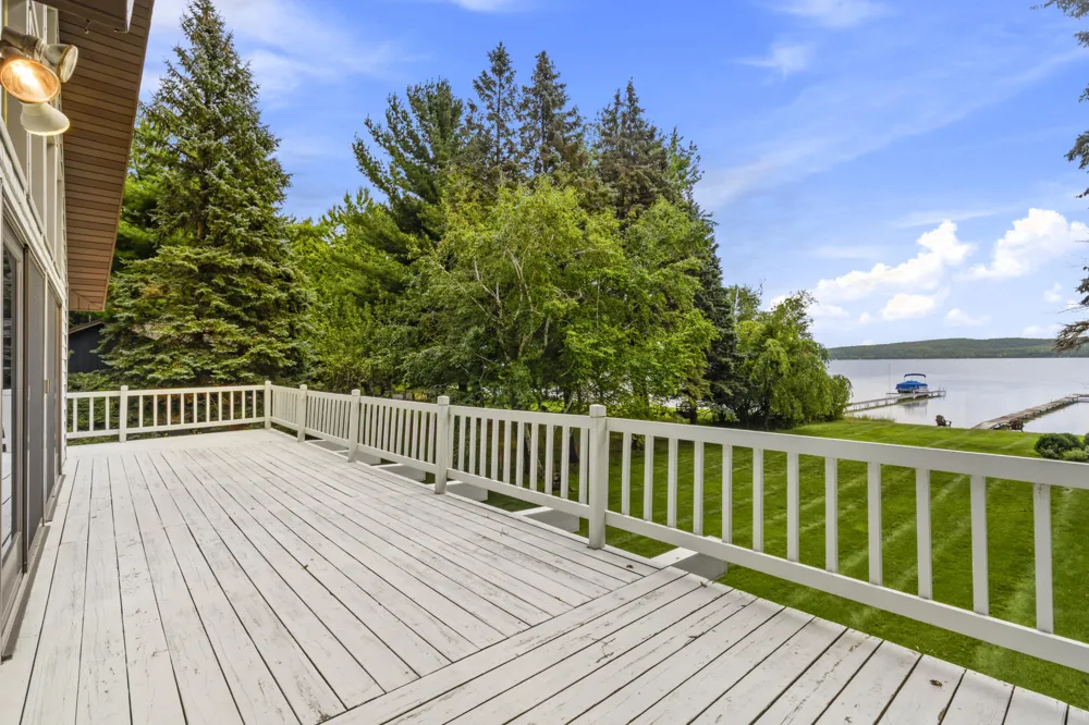 6529 Edgewater Drive Honor, MI 49640