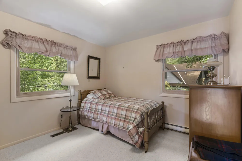 6529 Edgewater Drive Honor, MI 49640