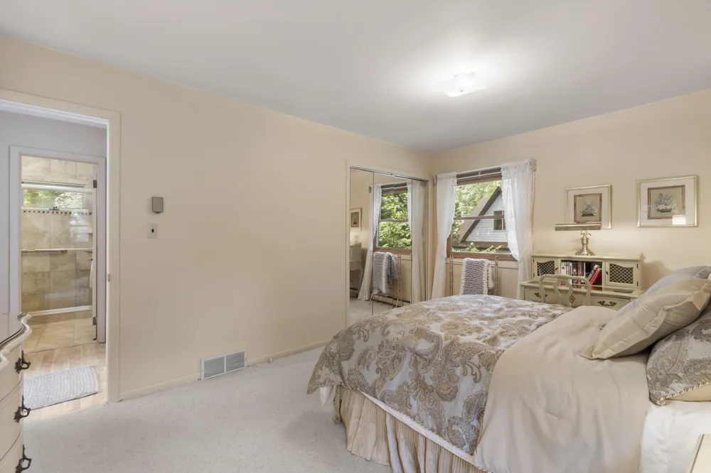 6529 Edgewater Drive Honor, MI 49640