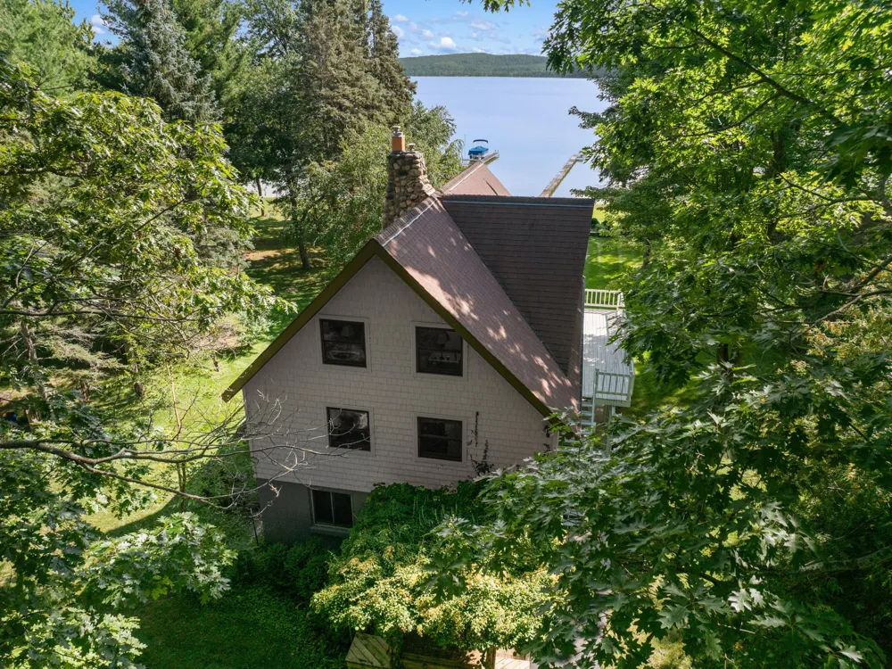 6529 Edgewater Drive Honor, MI 49640