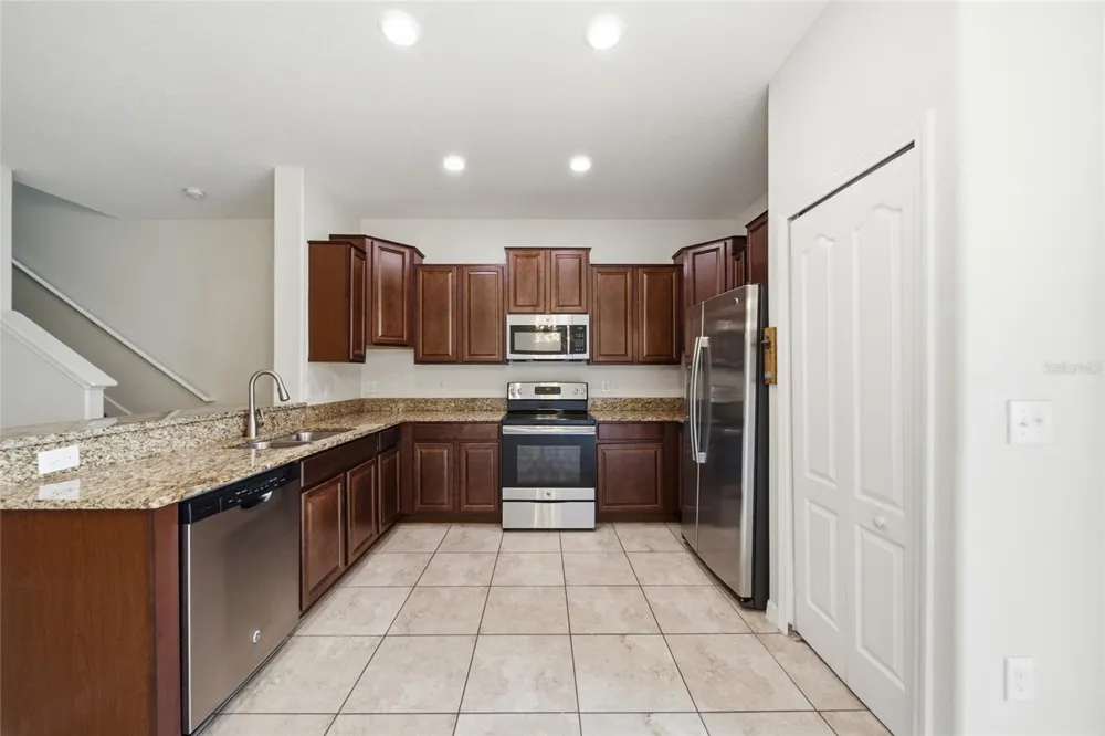 1720 IVORY GOOSE PLACE Ruskin, FL 33570