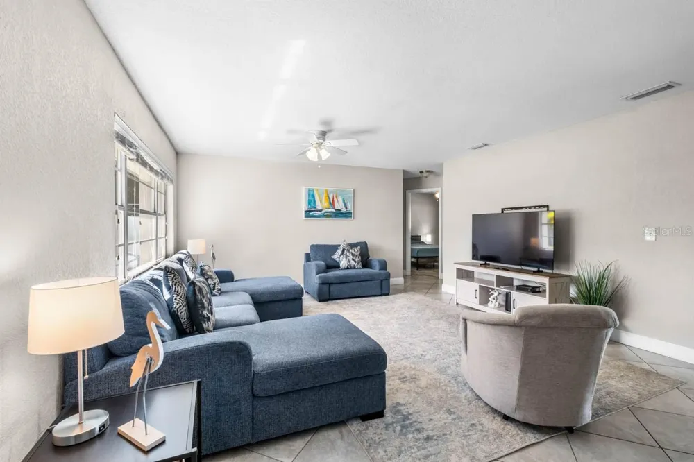 7036 13TH STREET E Sarasota, FL 34243
