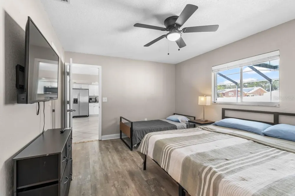 7036 13TH STREET E Sarasota, FL 34243