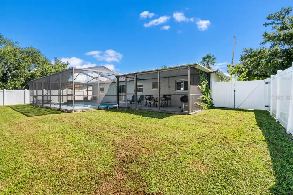 7036 13TH STREET E Sarasota, FL 34243