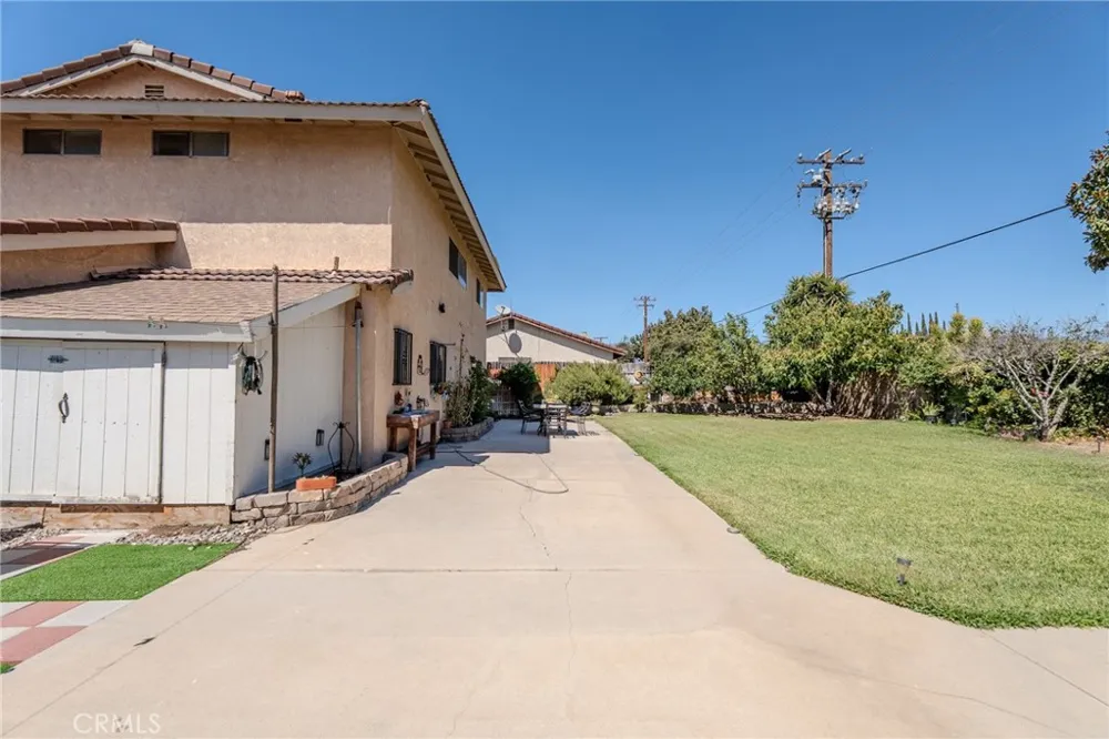 1665 Fillmore Ave Rialto, CA 92376
