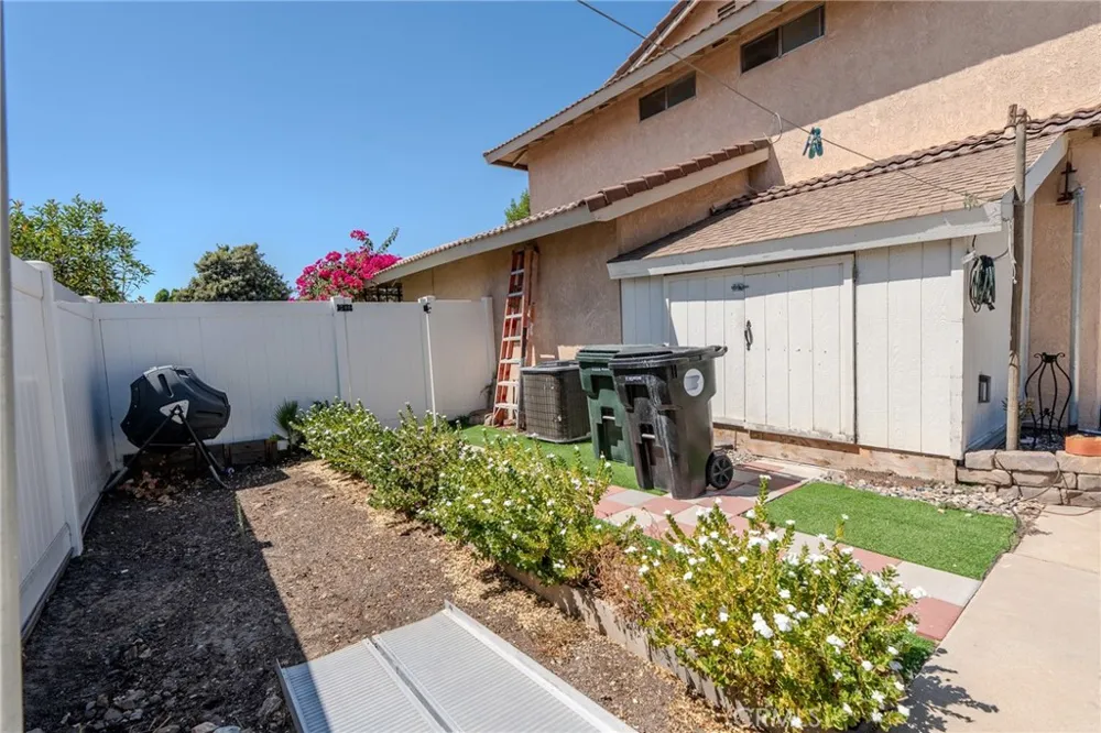 1665 Fillmore Ave Rialto, CA 92376