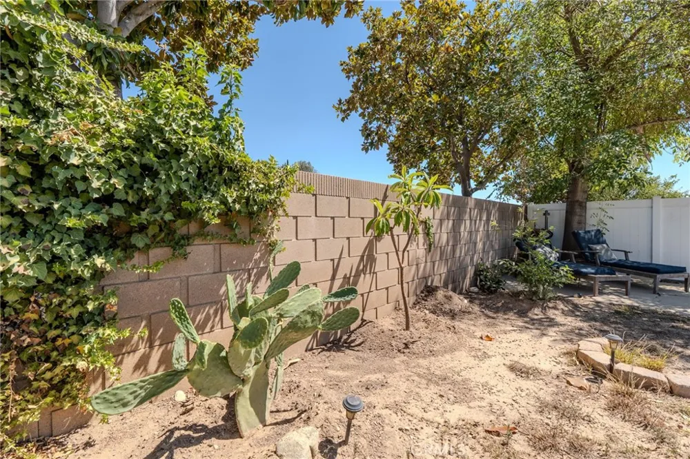 1665 Fillmore Ave Rialto, CA 92376