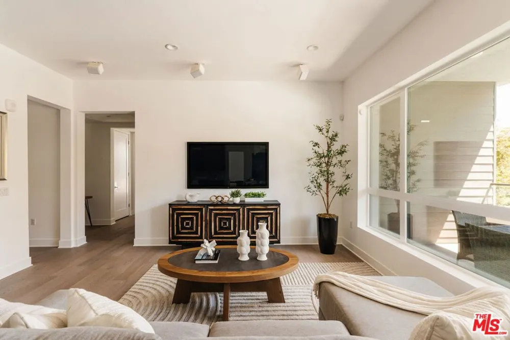 12765 Bluff Creek Drive #1 Los Angeles, CA 90094