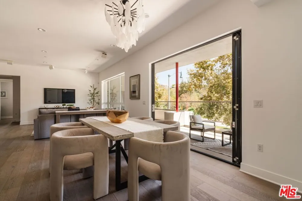 12765 Bluff Creek Drive #1 Los Angeles, CA 90094
