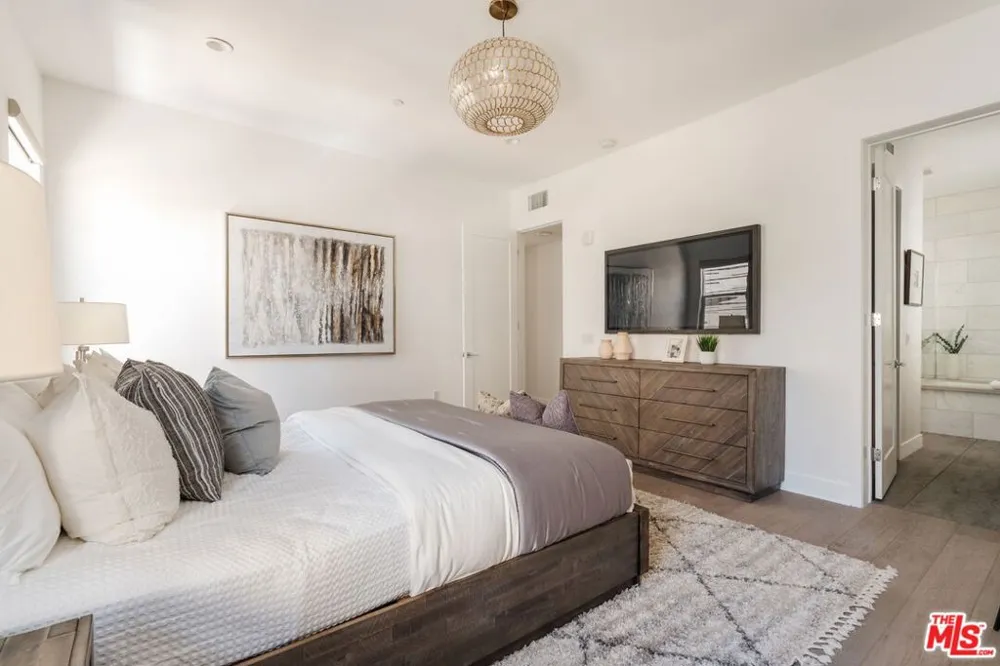 12765 Bluff Creek Drive #1 Los Angeles, CA 90094