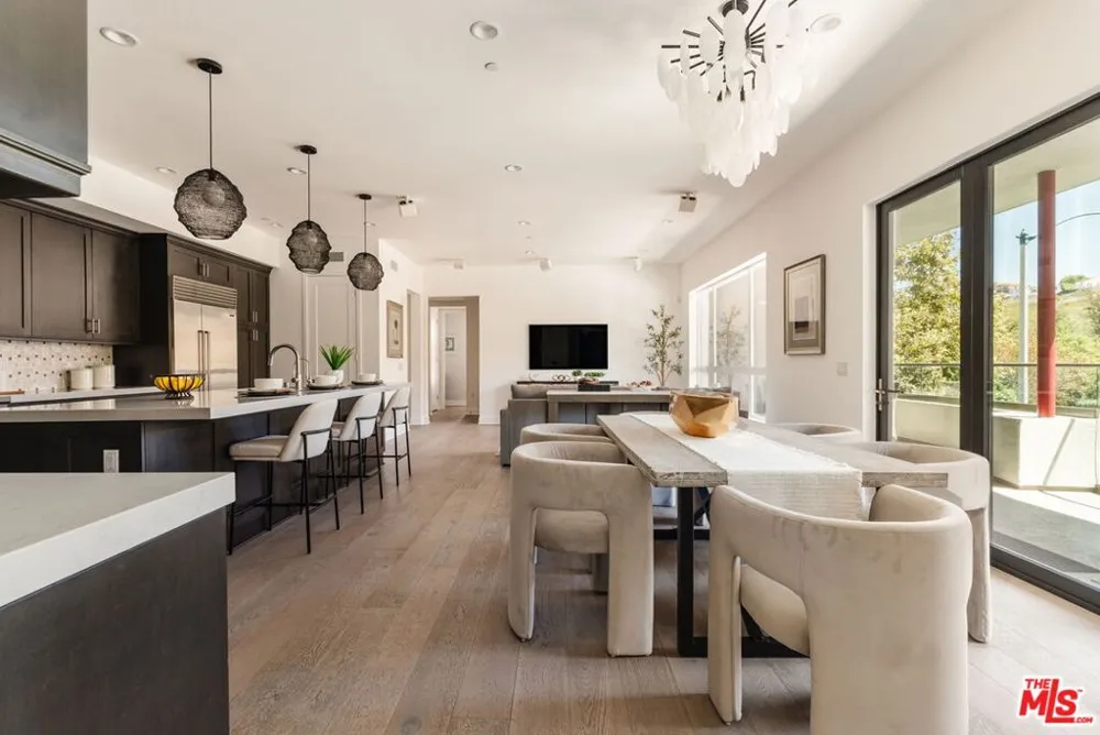 12765 Bluff Creek Drive #1 Los Angeles, CA 90094