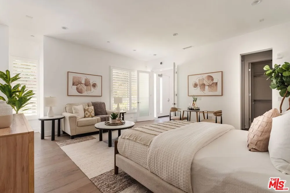 12765 Bluff Creek Drive #1 Los Angeles, CA 90094