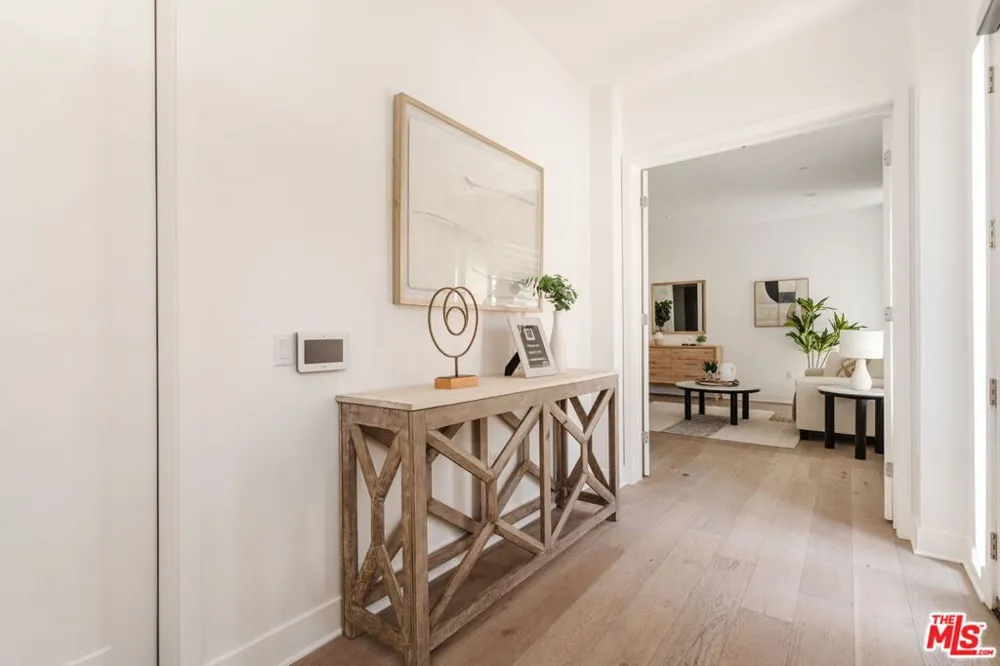 12765 Bluff Creek Drive #1 Los Angeles, CA 90094