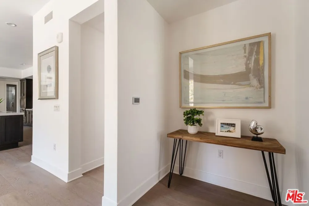 12765 Bluff Creek Drive #1 Los Angeles, CA 90094