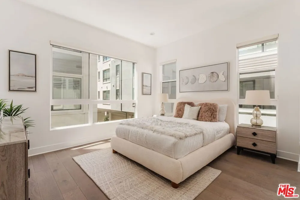 12765 Bluff Creek Drive #1 Los Angeles, CA 90094