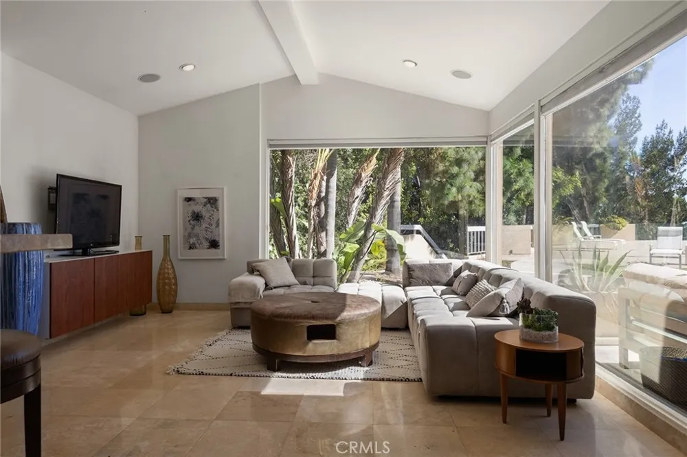 510 Leslie Beverly Hills, CA 90210