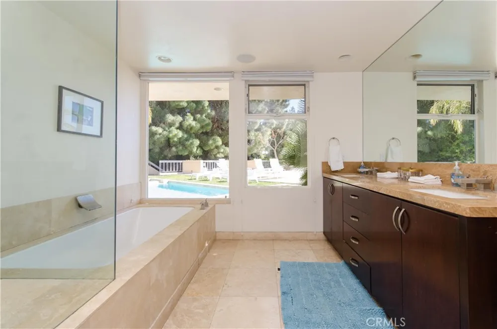 510 Leslie Beverly Hills, CA 90210