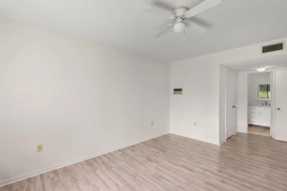 5423 SE MILES GRANT ROAD SE #F-203 Stuart, FL 34997