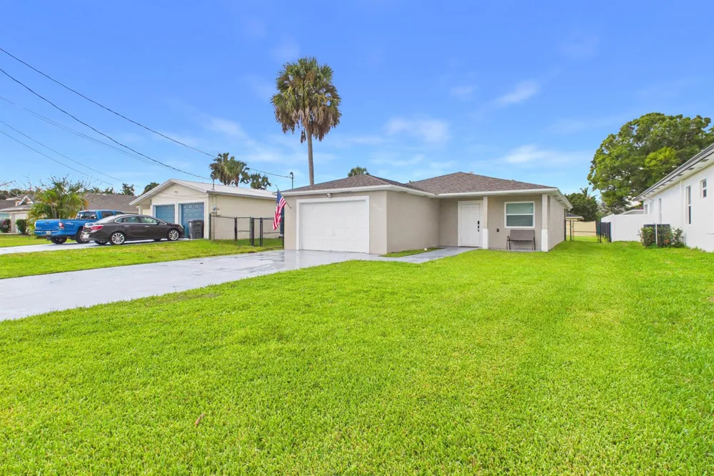 6784 3rd Street Jupiter, FL 33458