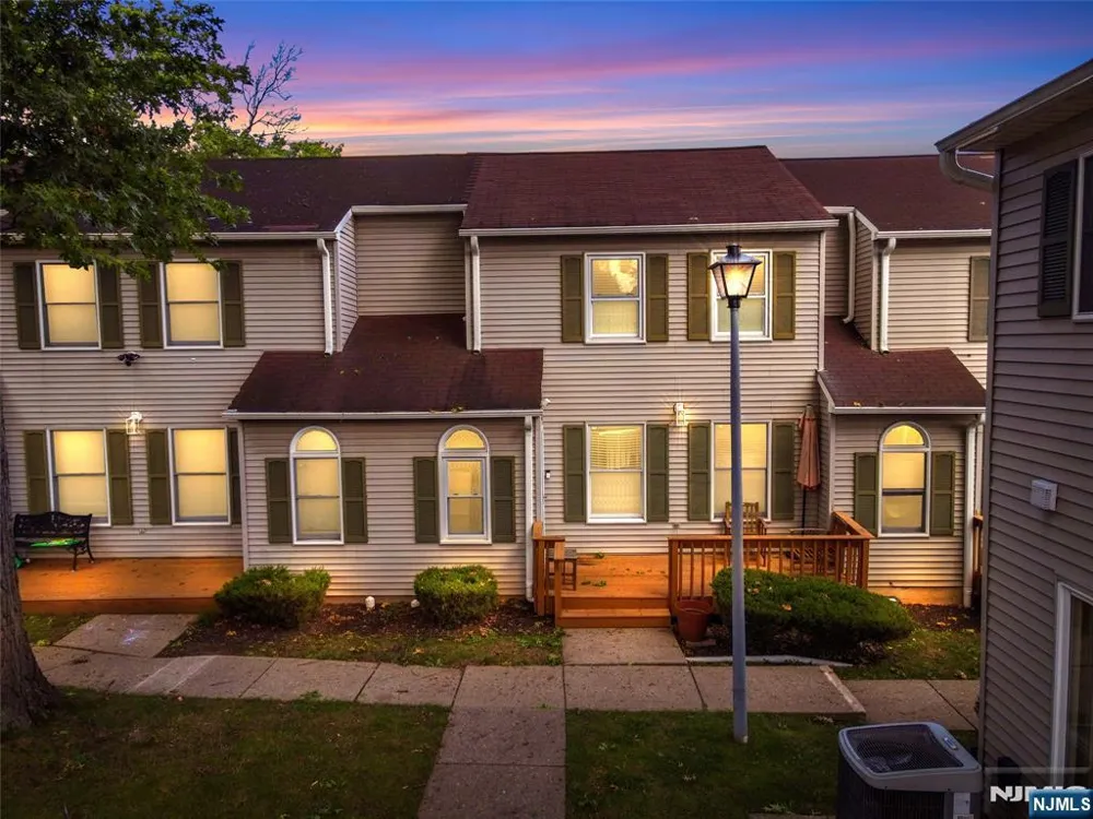 664 Irvington Avenue 6 Maplewood, NJ 07040