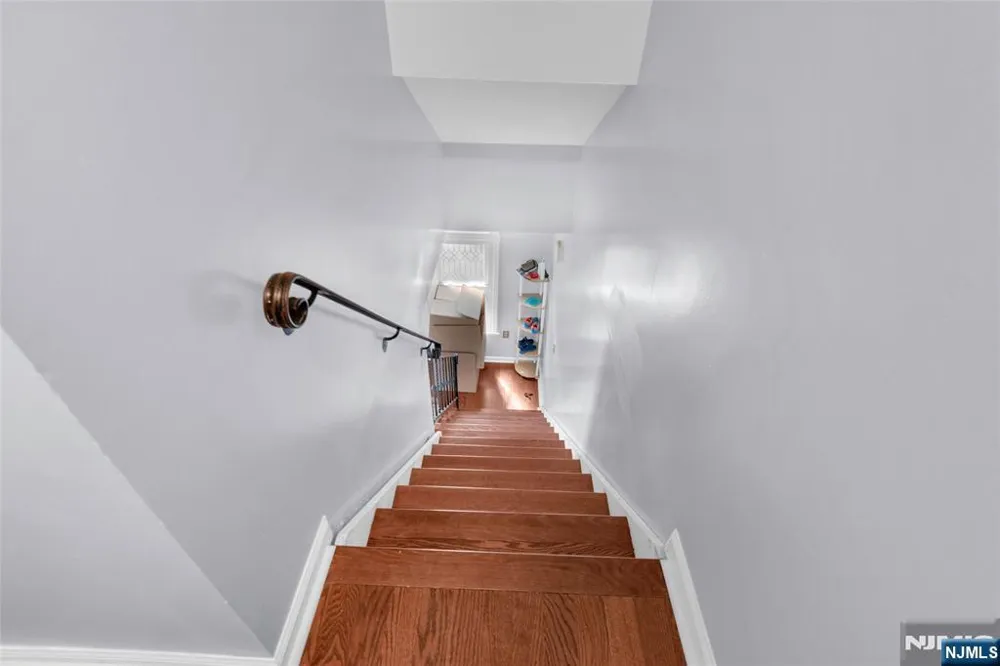 664 Irvington Avenue 6 Maplewood, NJ 07040