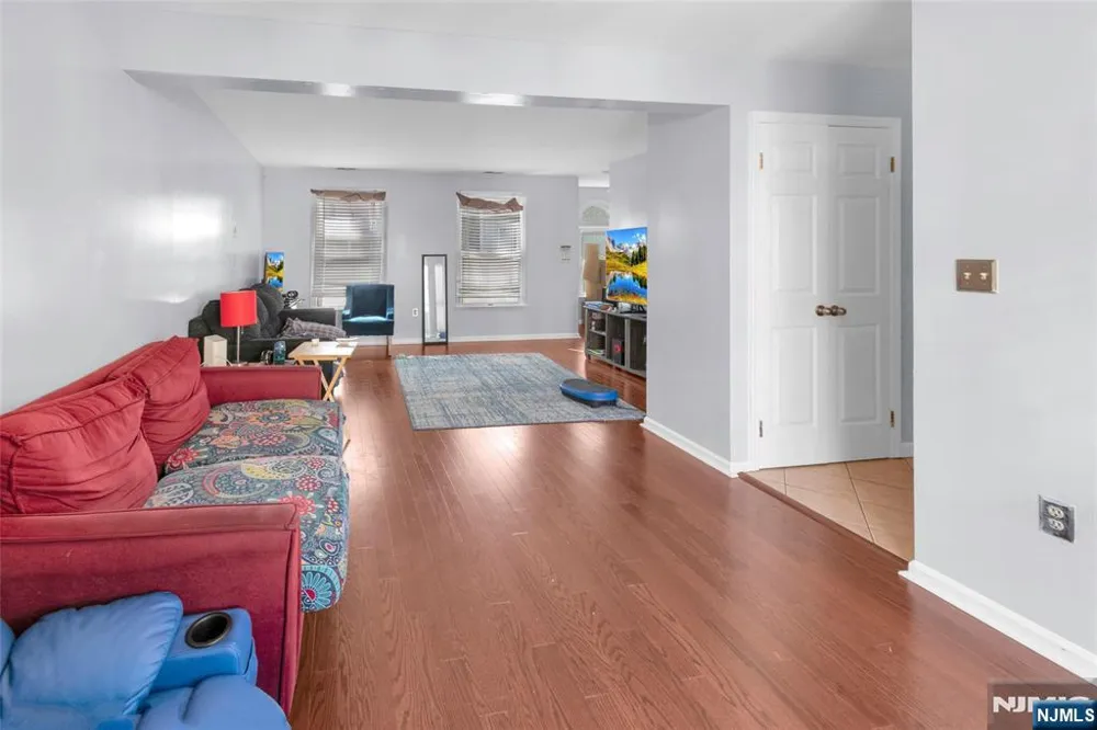 664 Irvington Avenue 6 Maplewood, NJ 07040